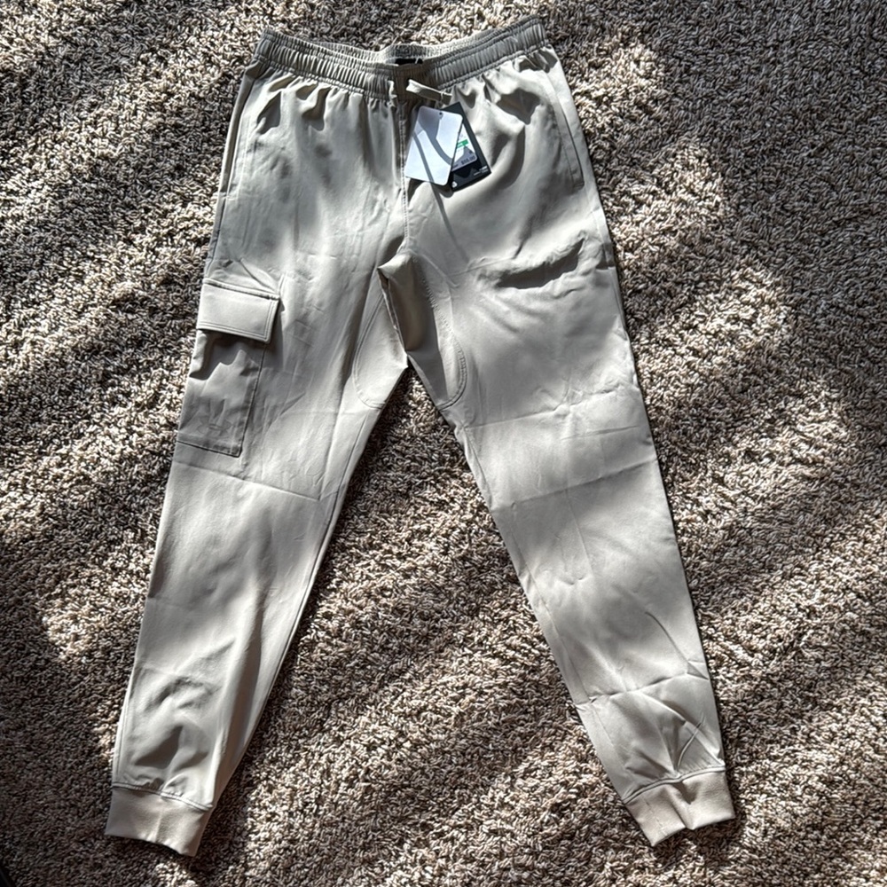 Under Armour Kids Joggers in Light Gray